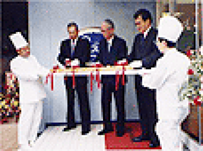 1号店として「スワンベーカリー銀座店」オープン