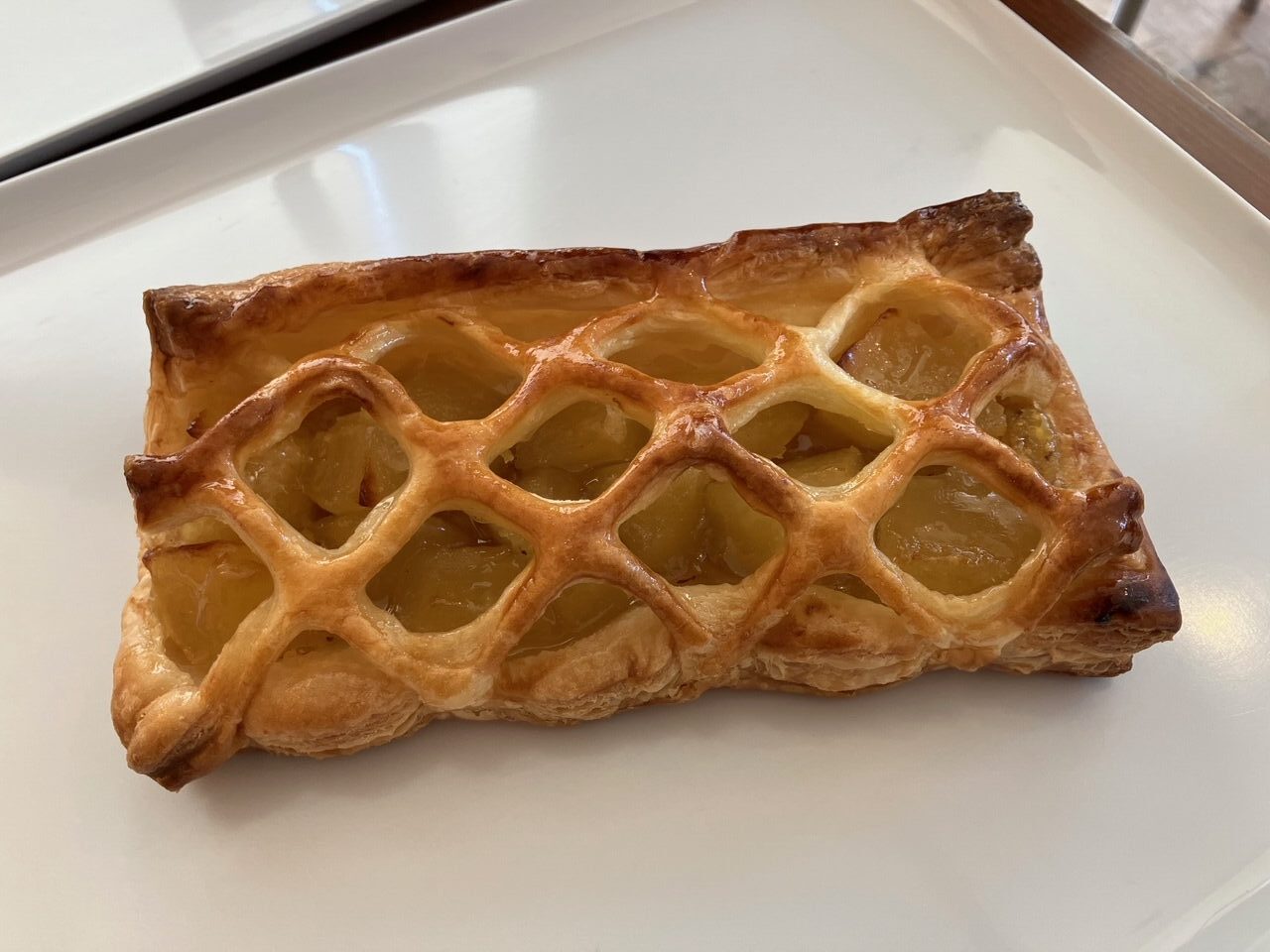 ごろごろりんごとなると金時のパイ