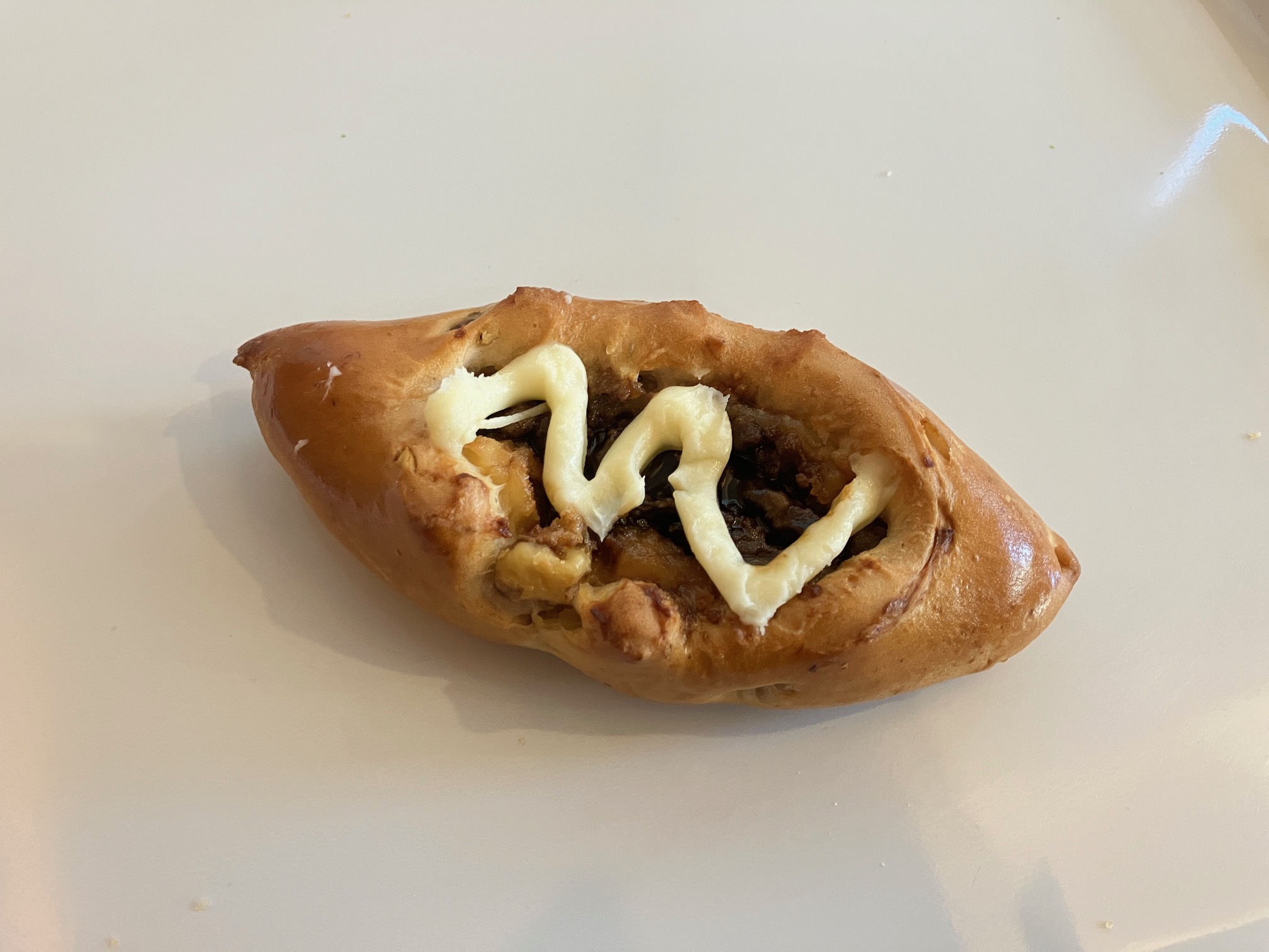 クルミとイチジクの黒糖パン