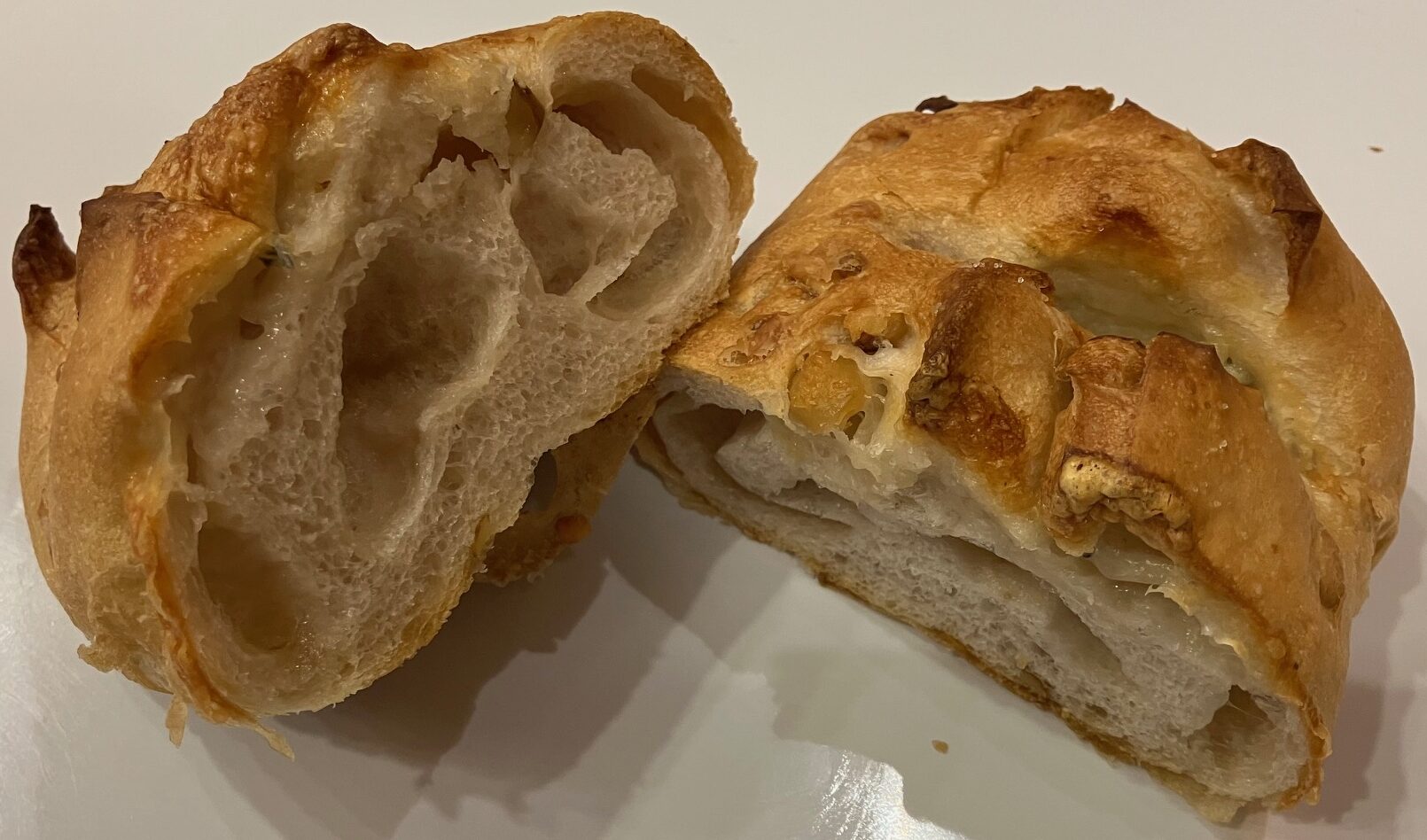 ゴルゴンゾーラの塩くるみパン