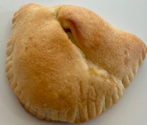 ハンバーグカルツォーネ