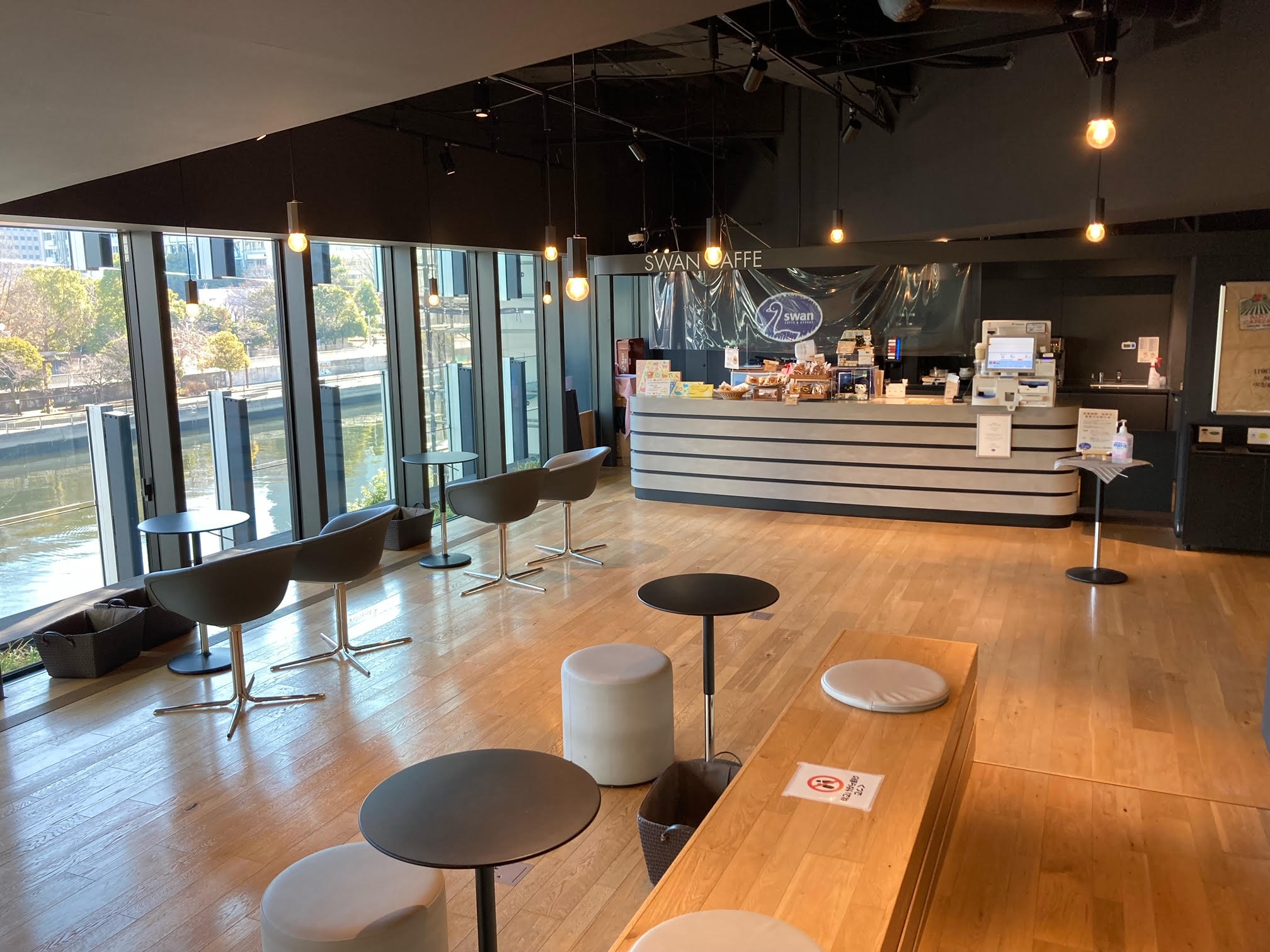 スワンカフェ品川港南店