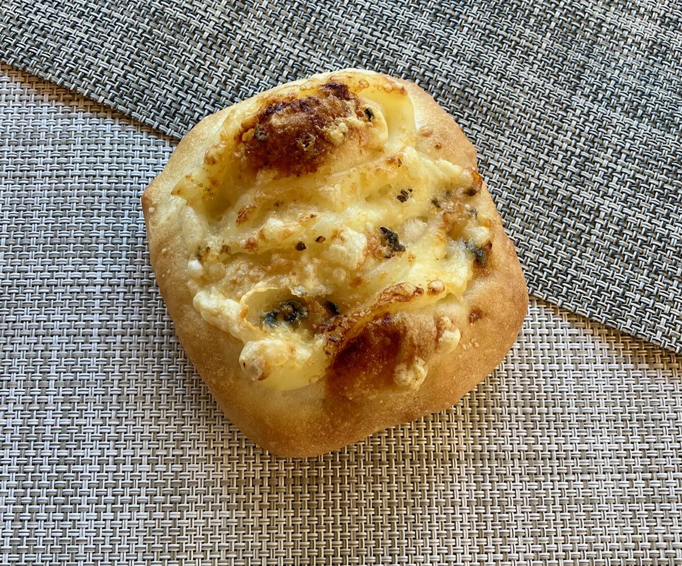 miniフォカッチャ（4種チーズ）