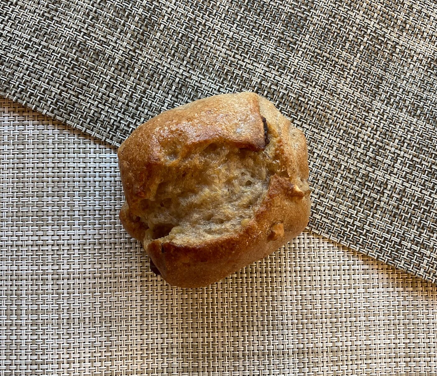 クルミ＆レーズンロール