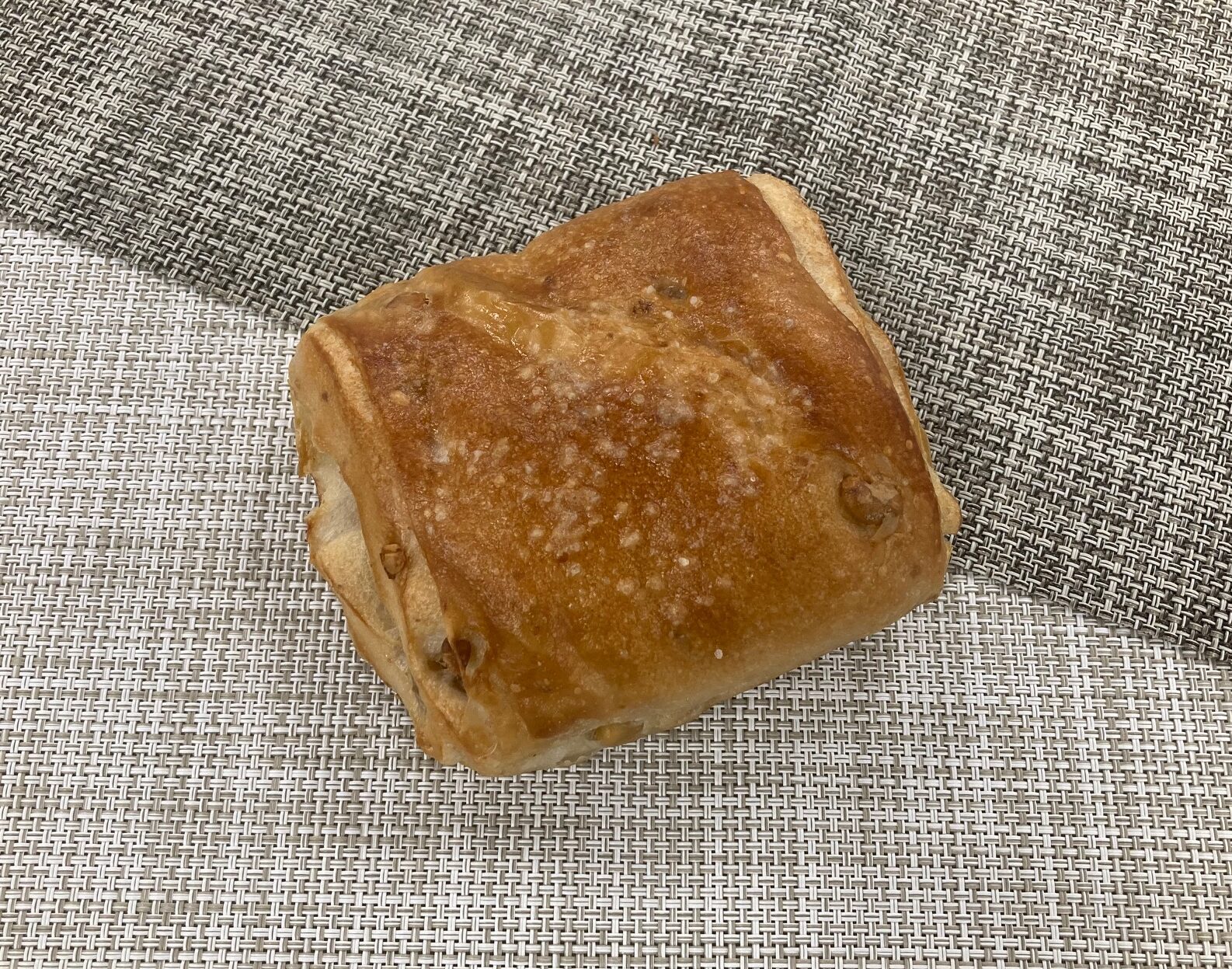 塩バタークルミパン